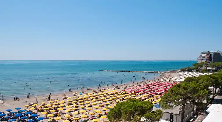 Lovely private garden apartment for four in Grado