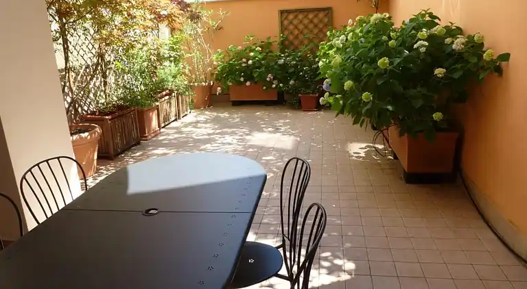 Lovely private garden apartment for four in Grado