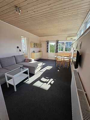 Nära havet: ljus lägenhet i Arnager