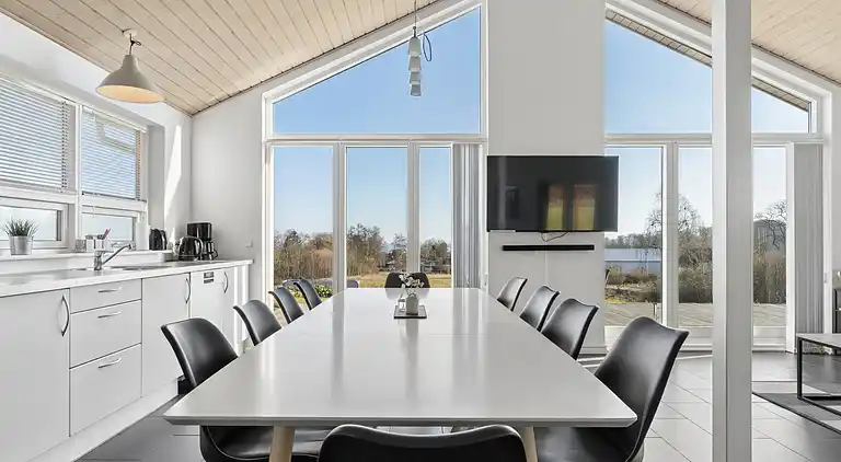 Vue sur la mer, spa et place pour la famille