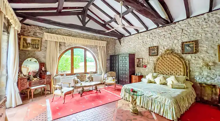 Stunning 18th Century Country House