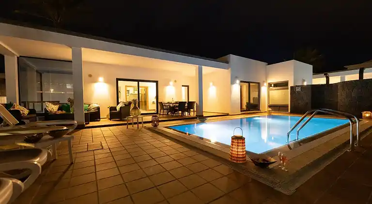 Villas Mamma Mia Una piscina climatizada privada