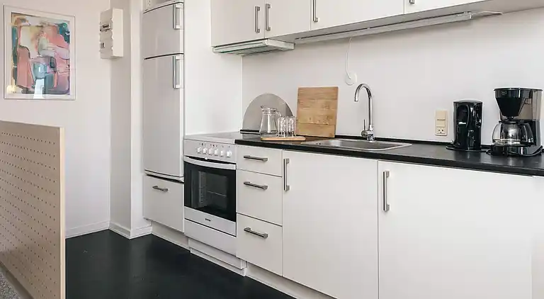 2 rooms w/partially seaview