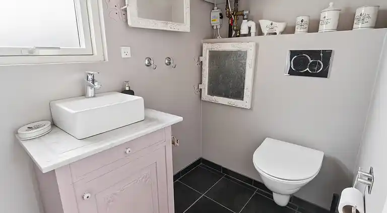 Hübsches Cottage in der Nähe von Hou und dem Meer