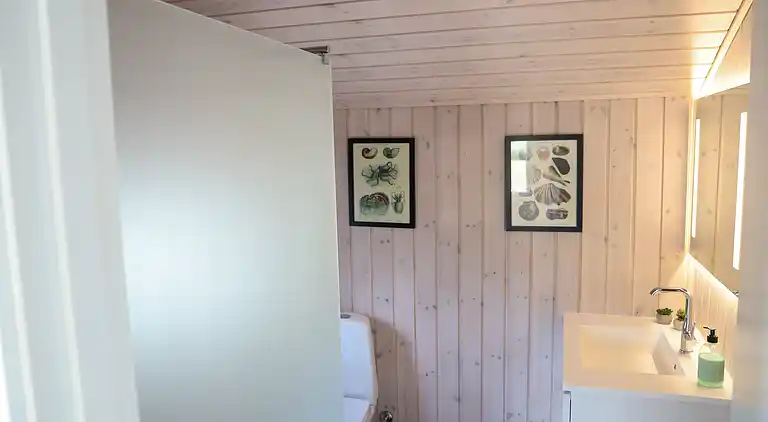 Strandhus til 9 personer – 400 m til stranden