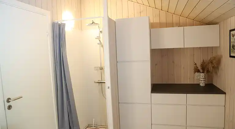 Strandhus til 9 personer – 400 m til stranden