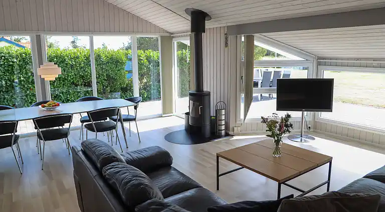 Strandhus til 9 personer – 400 m til stranden