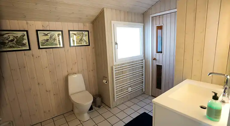 Strandhus til 9 personer – 400 m til stranden