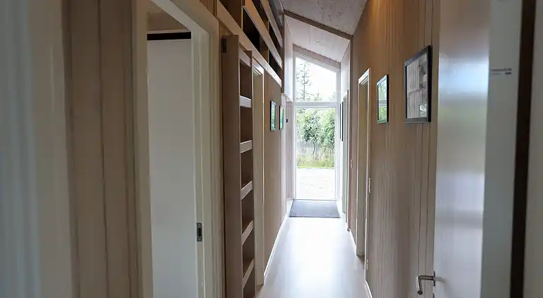 Strandhus til 9 personer – 400 m til stranden