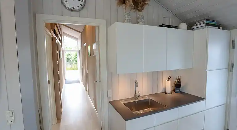 Strandhus til 9 personer – 400 m til stranden