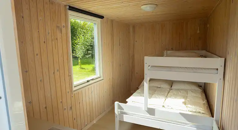 Strandhus til 9 personer – 400 m til stranden