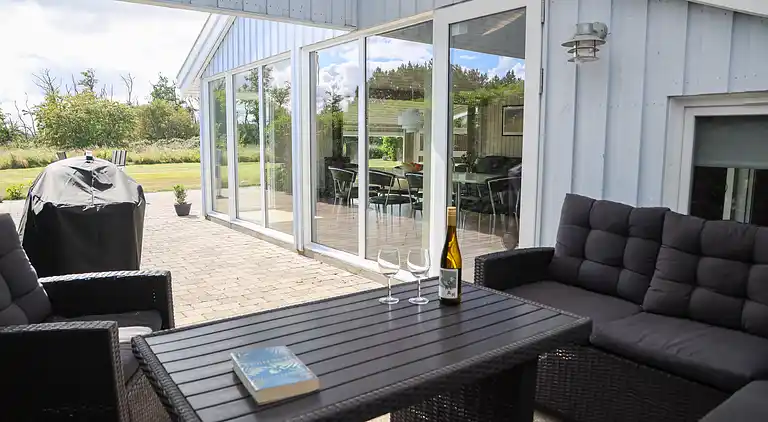 Strandhus til 9 personer – 400 m til stranden