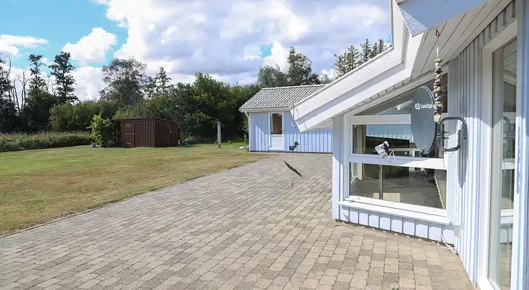 Strandhus til 9 personer – 400 m til stranden