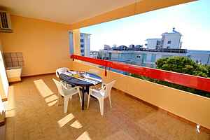 Sunny apartment steps from the sea in Bibione