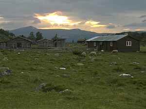 Sits in the middle of Reinheimen and Dovrefjell Rondane