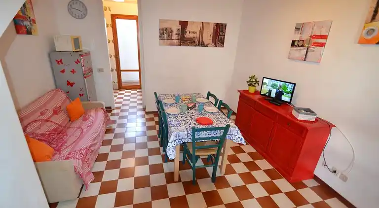 Comfy flat with garden and pool