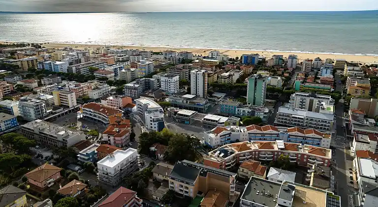 Comfy flat with garden and pool