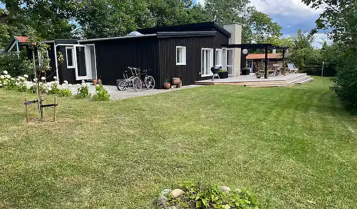 Hyggeligt feriehus tæt på strand og natur
