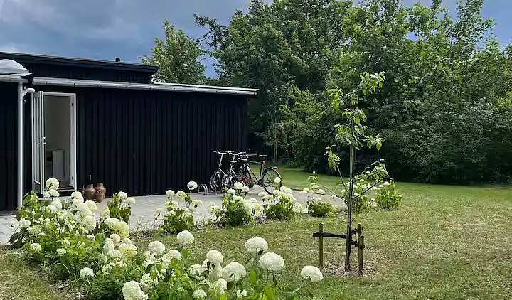 Hyggeligt feriehus tæt på strand og natur