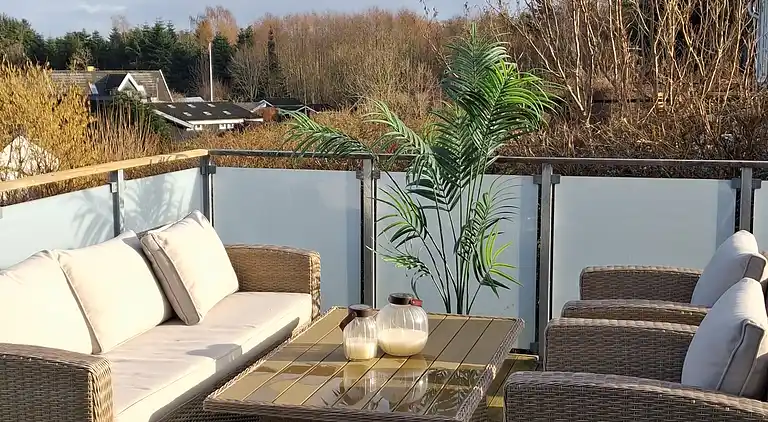 Ferieidyll med natur og byliv rett i nærheten