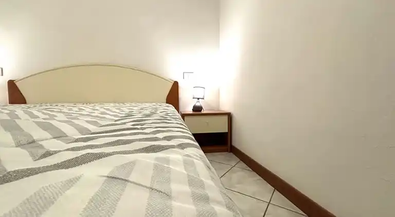 Flat in seafront residence with pool