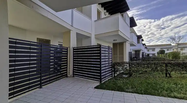 Schöne Wohnung mit Blick auf den Pool in Bibione