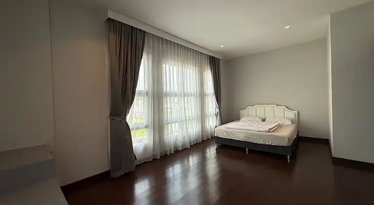 House near Suvarnabhumi Airport