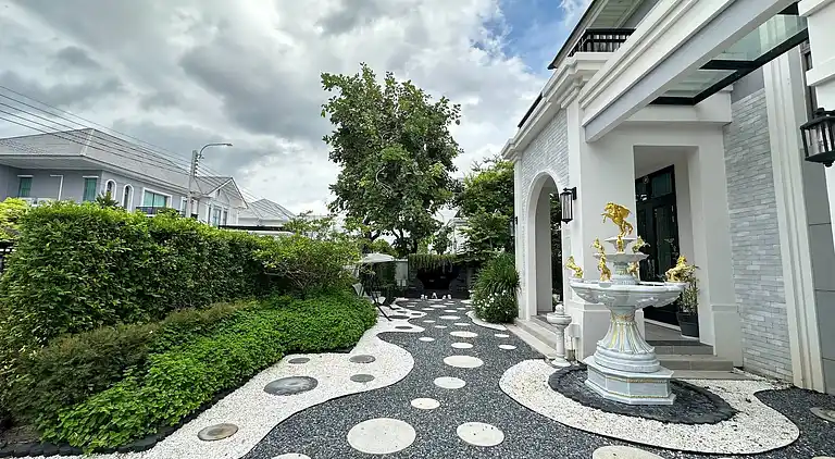 House near Suvarnabhumi Airport