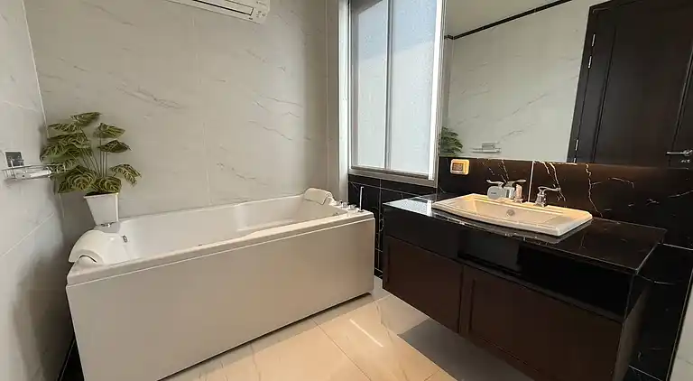 House near Suvarnabhumi Airport