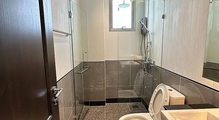 House near Suvarnabhumi Airport