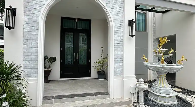 House near Suvarnabhumi Airport