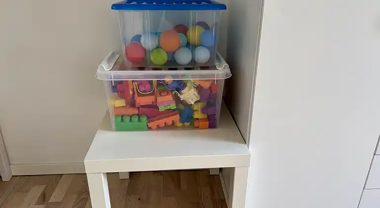 Lyst feriehus i grønne omgivelser nær vandet