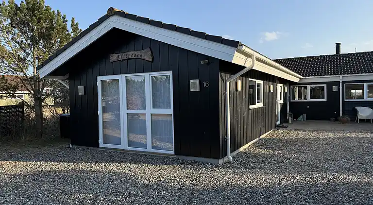 Sommerhusidyl nær vandet og skønne Sæby