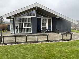 Feriehus med innendørs spa nær sjøen