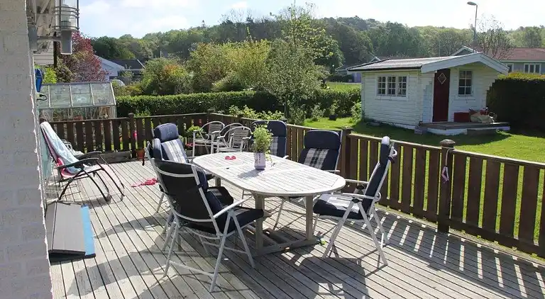 Family-friendly villa close to the sea. 