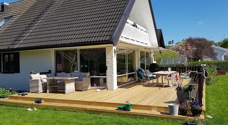 Family-friendly villa close to the sea. 