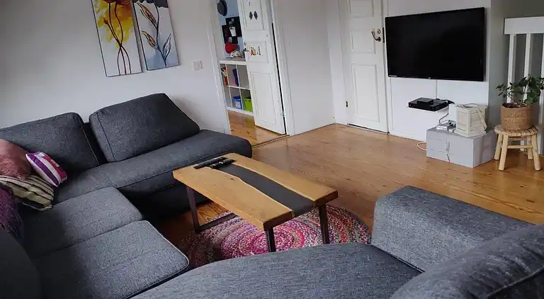 Family-friendly villa close to the sea. 