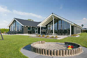 Charmerende poolhus med spa nær stranden