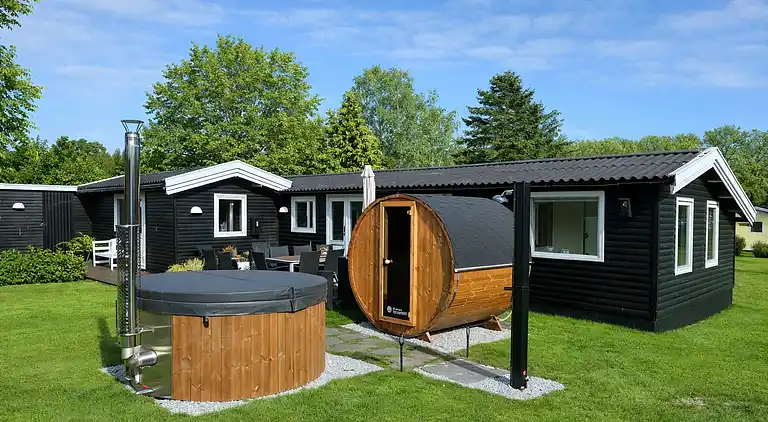 Sommerhusidyl med udesauna og vildmarksbad