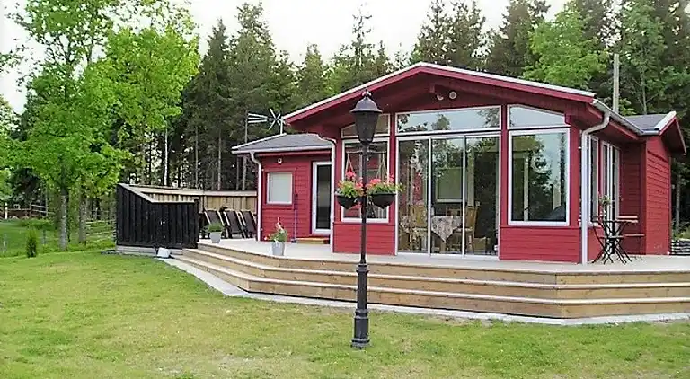 Hyggeligt feriehus med søudsigt!
