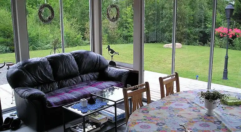 Hyggeligt feriehus med søudsigt!