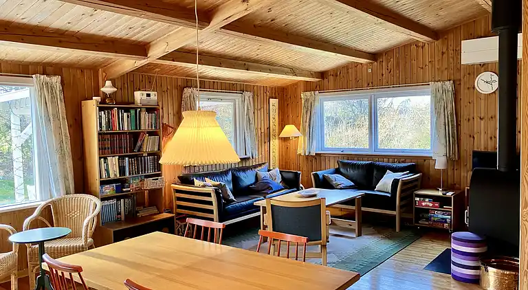 Sommerhushygge ikke langt fra strand og skov