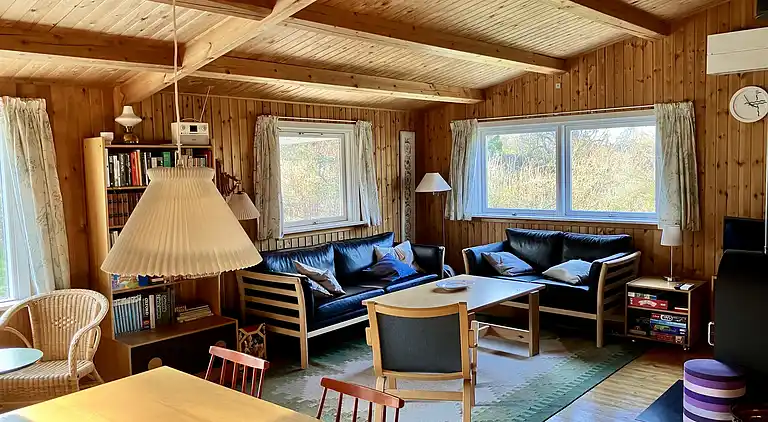 Sommerhushygge ikke langt fra strand og skov