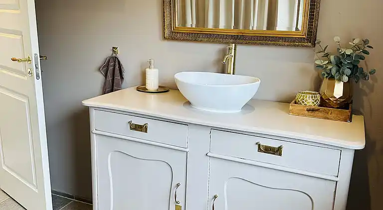 Stort sommerhus tæt på strand og natur