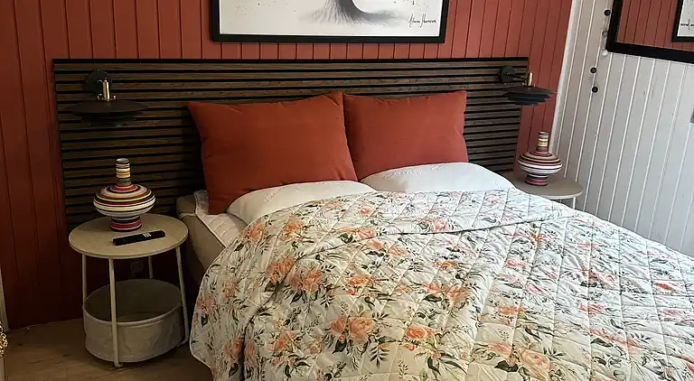 Stijlvol zomerhuis bij strand met groot terras