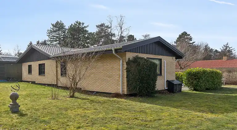 Dejligt sommerhus tæt på sandstrand