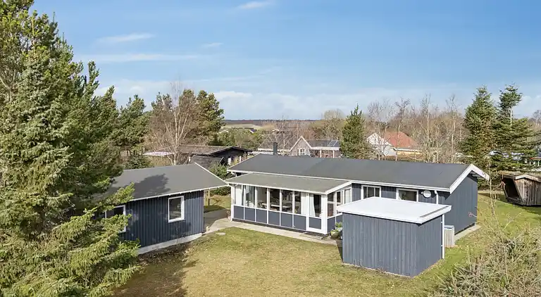 Dejligt feriehus tæt på vand og skøn natur