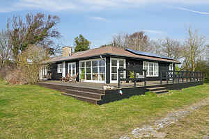 Pragtfuldt sommerhus med panoramaudsigt.