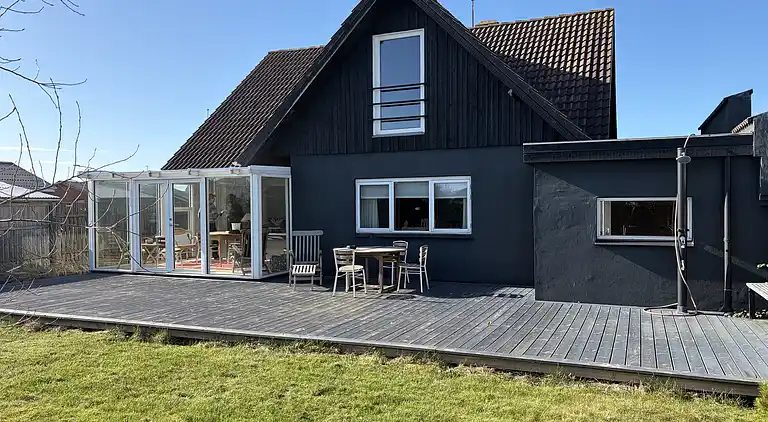 Charmantes Ferienhaus in der Stadt am Strand