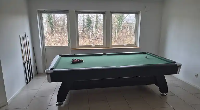 Großes Luxusferienhaus nahe Strand & Lokal